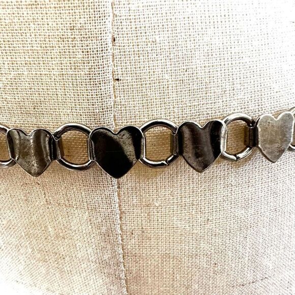 Silver tone heart hip belt - Picture 3 of 7